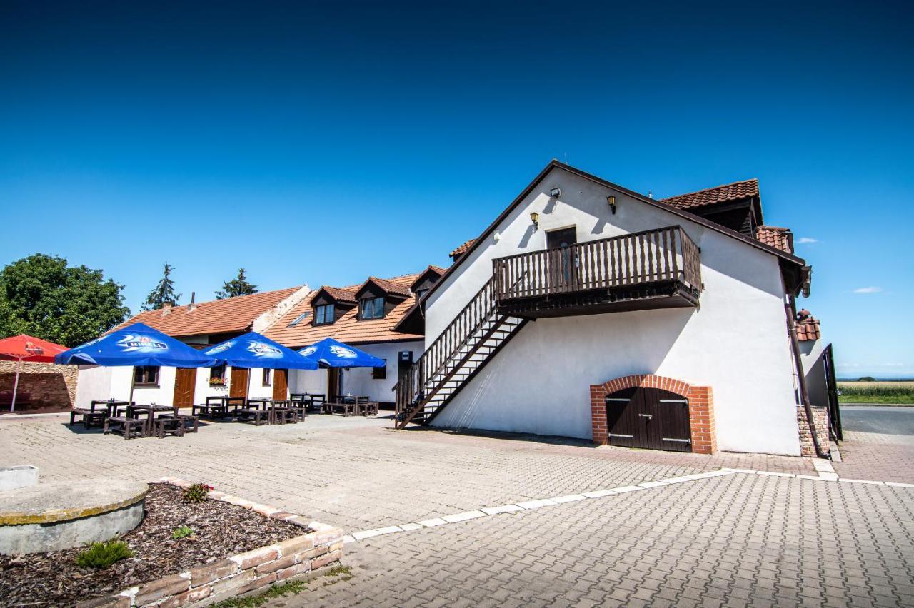 Penzion Zlate Slunce Chocenice Exterior photo